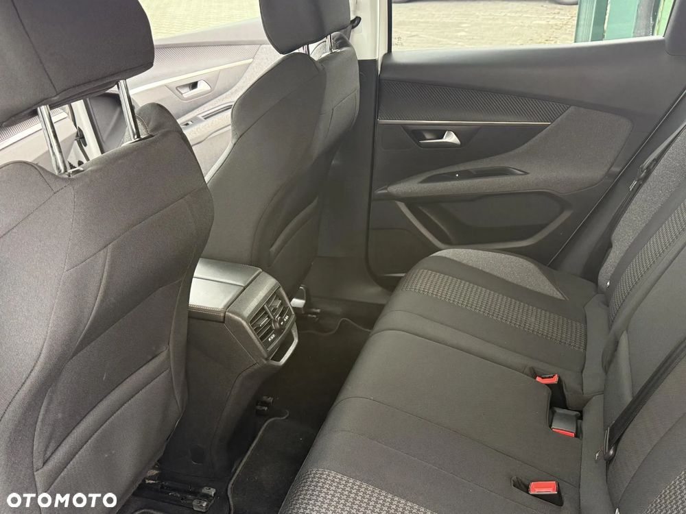 Peugeot 3008 BlueHDi 130 Stop & Start EAT8 Active Business-Paket - 30