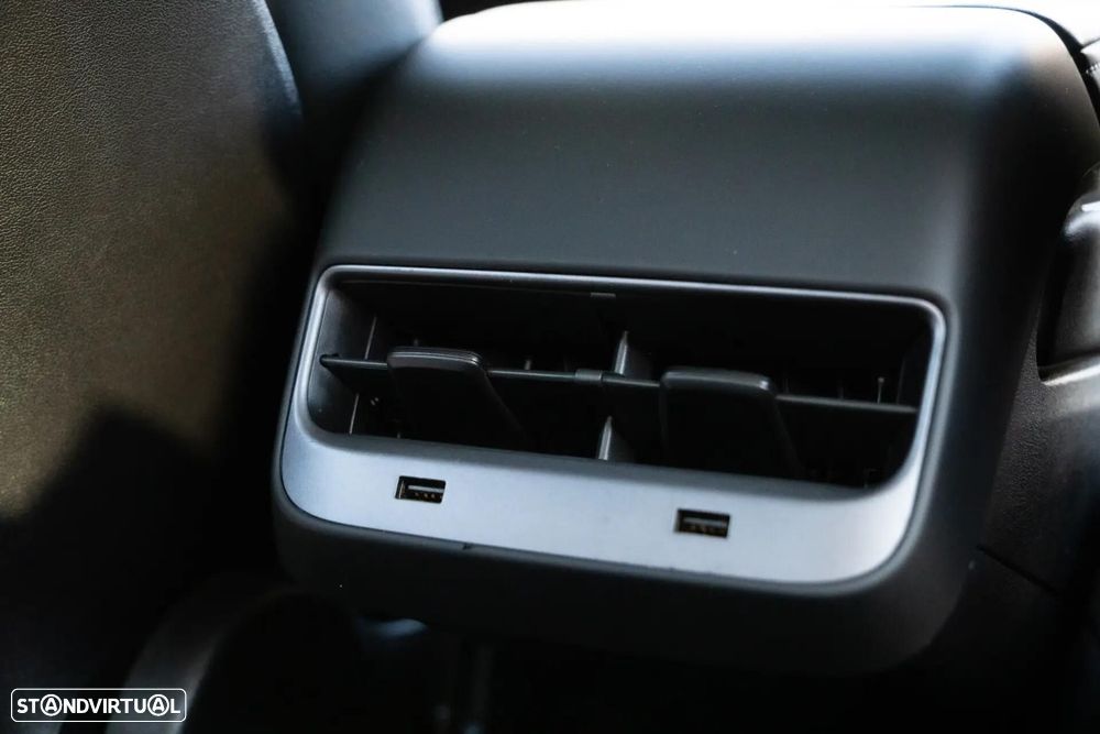 Tesla Model 3 Long-Range Dual Motor AWD - 28