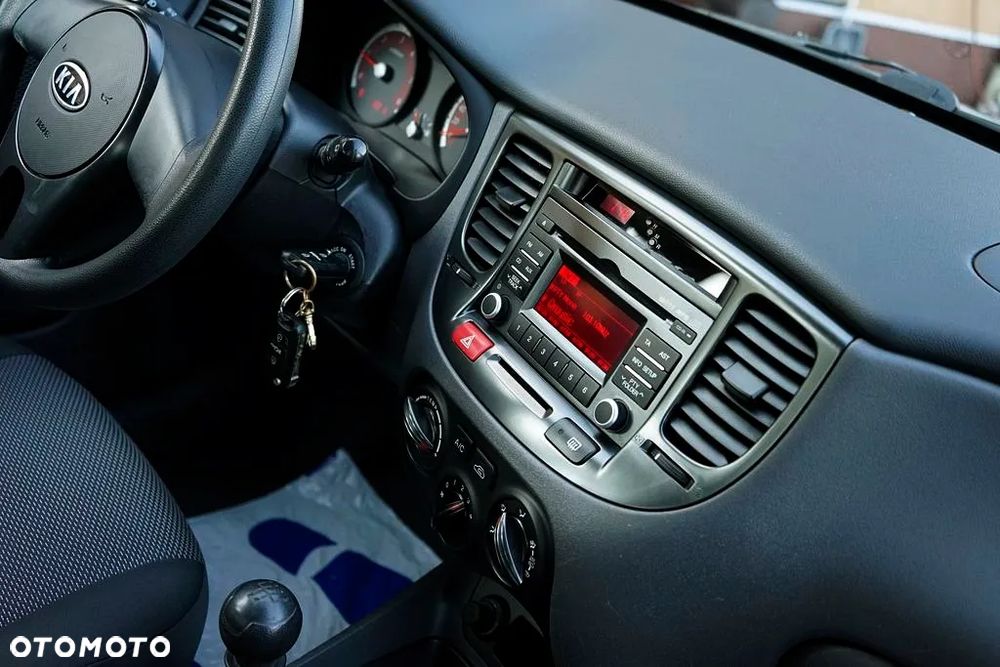 Kia Rio - 27