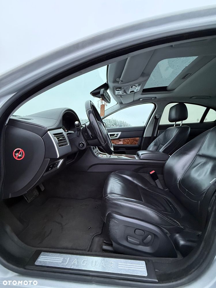 Jaguar XF 3.0 V6 D S Luxury - 5