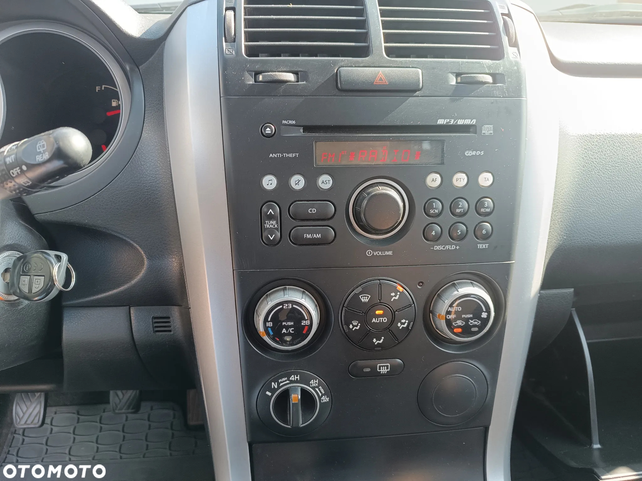 Suzuki Grand Vitara 2.0 - 19