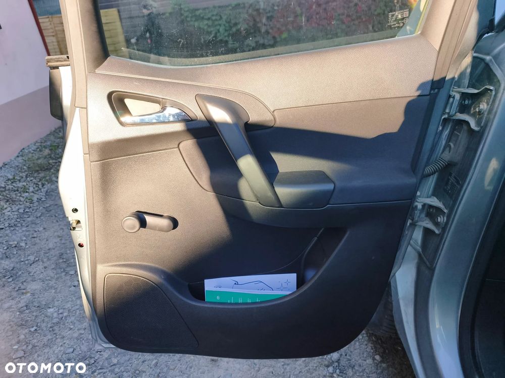 Opel Meriva - 25