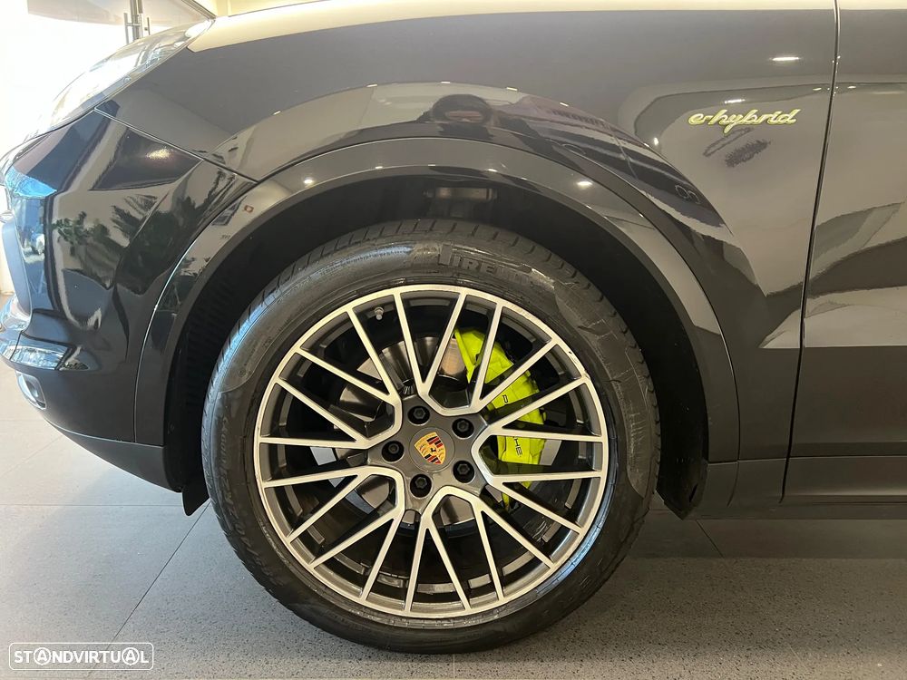 Porsche Cayenne - 14