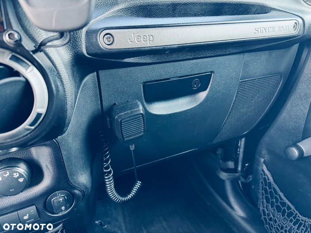 Jeep Wrangler - 21