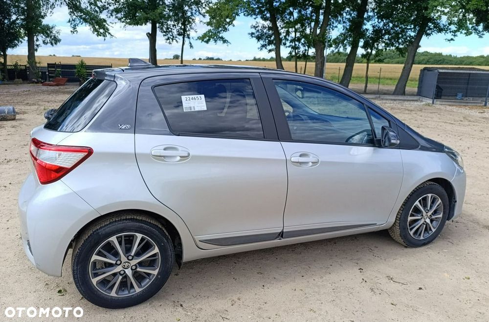 Toyota Yaris - 30