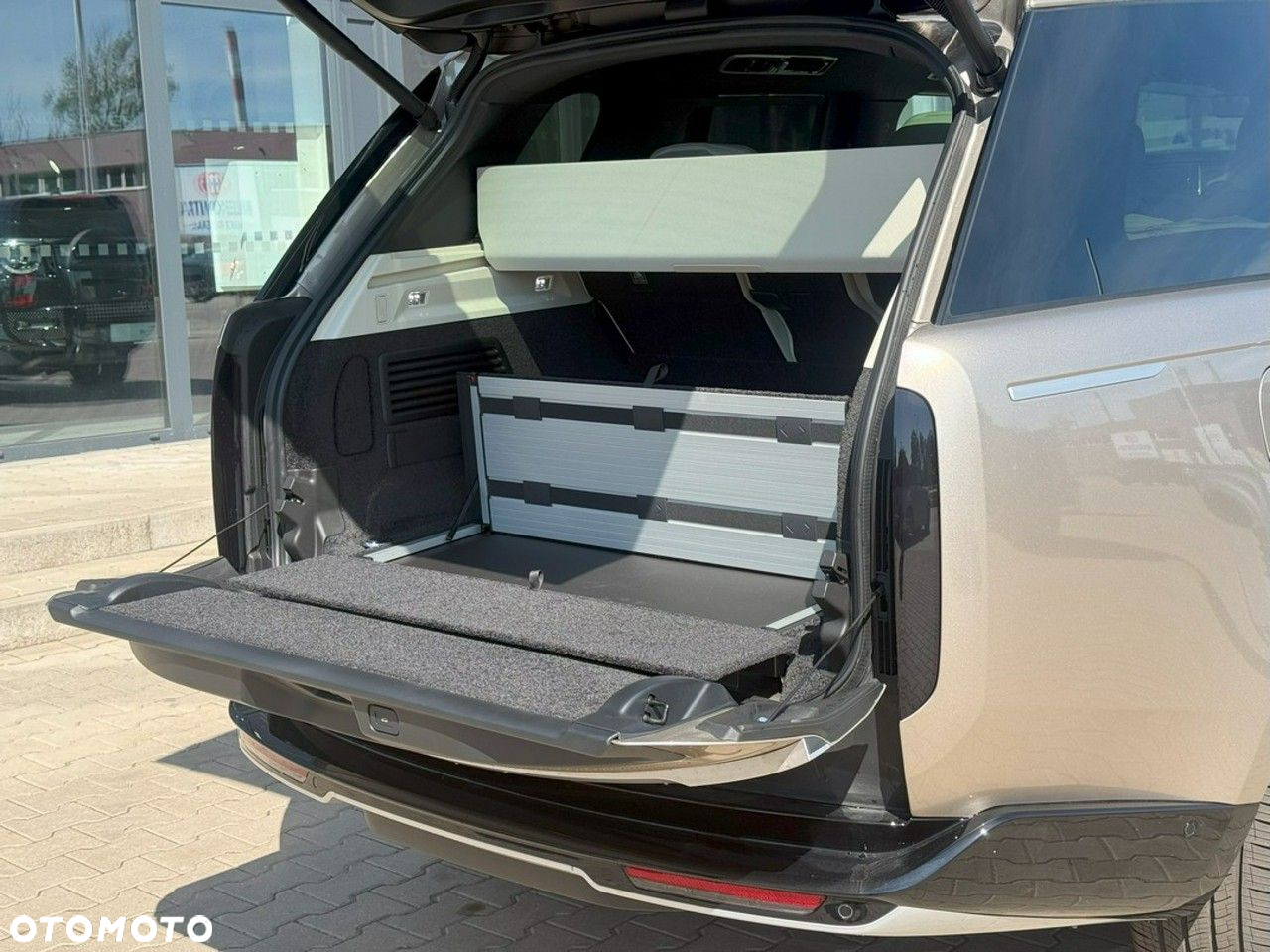 Land Rover Range Rover - 26