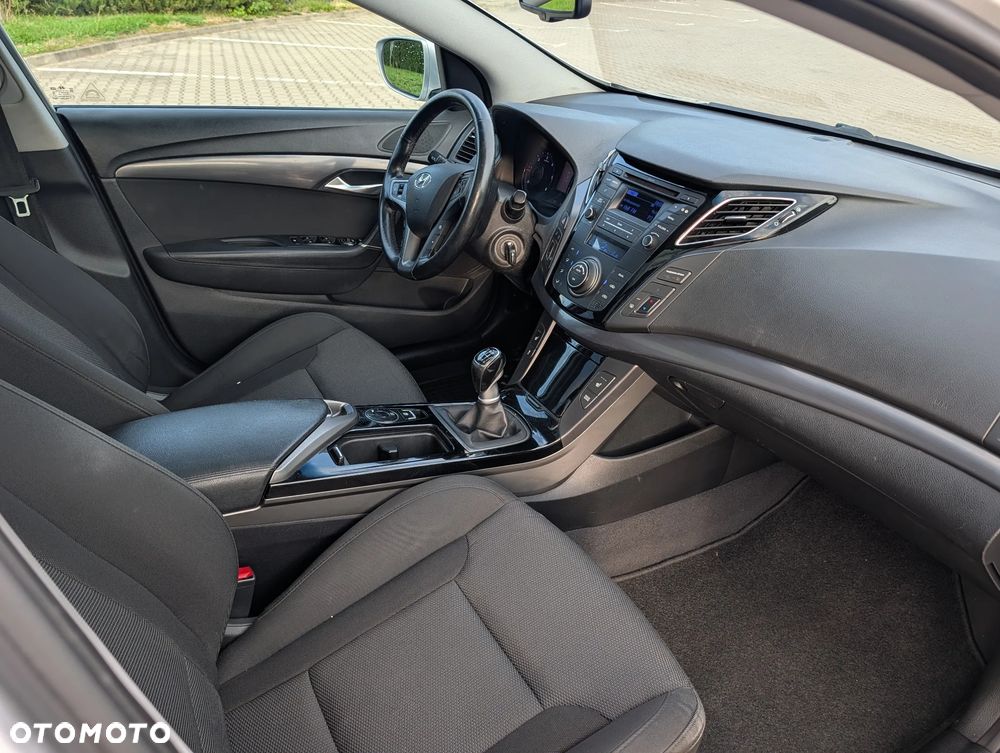 Hyundai i40 Kombi blue 1.7 CRDi Premium - 15