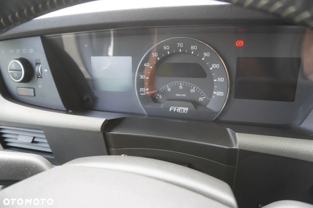 Volvo FH16 750 8x4x4 / 750 KM! / Rama do zabudowy / 4. oś skrętna i podnoszona - 18