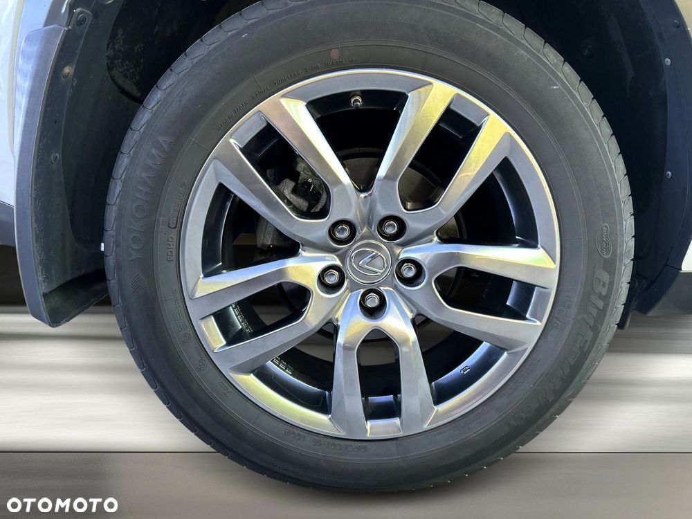 Lexus NX 300h Comfort AWD - 28