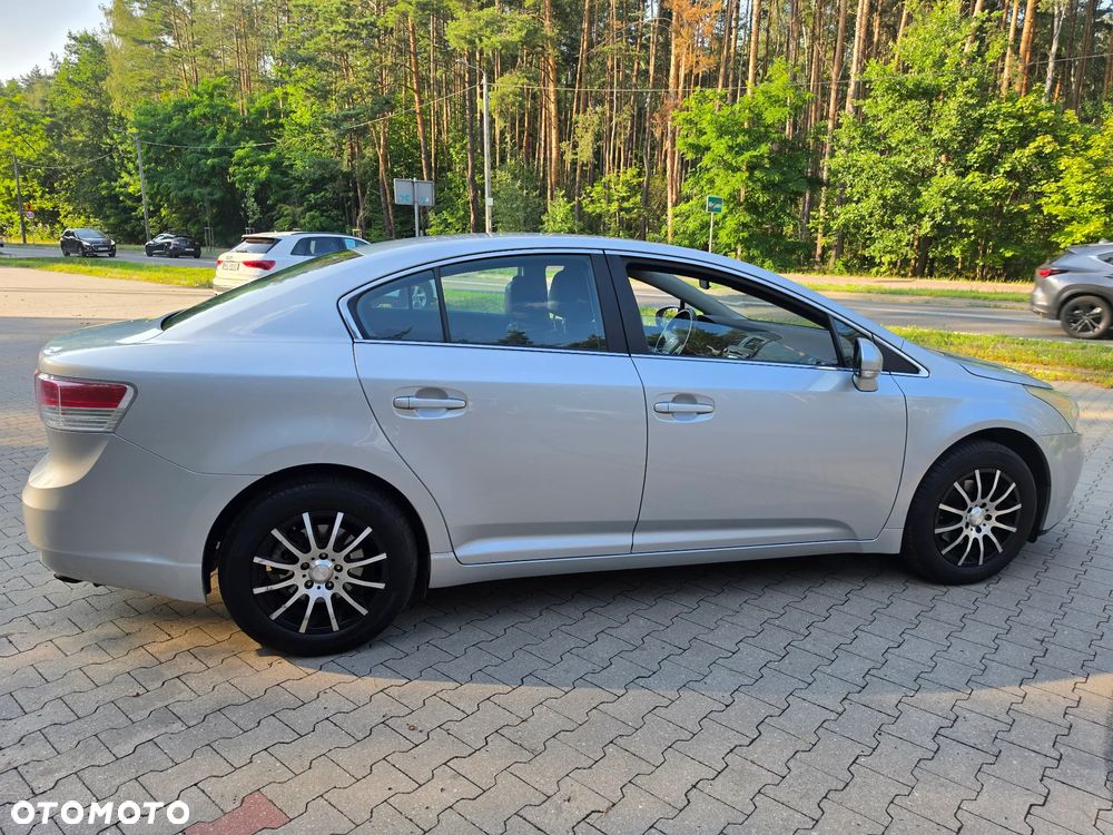 Toyota Avensis 1.8 Executive - 24