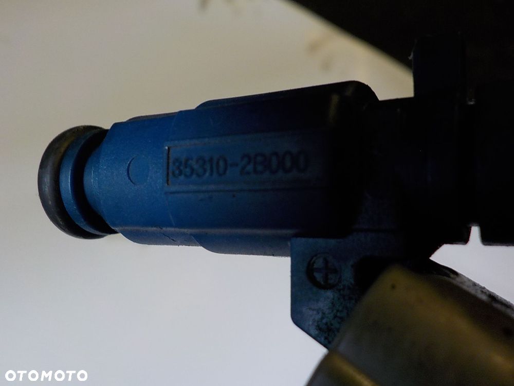 HYUNDAI I30 1.4 16V B WTRYSKIWACZ 35310-28000 - 2