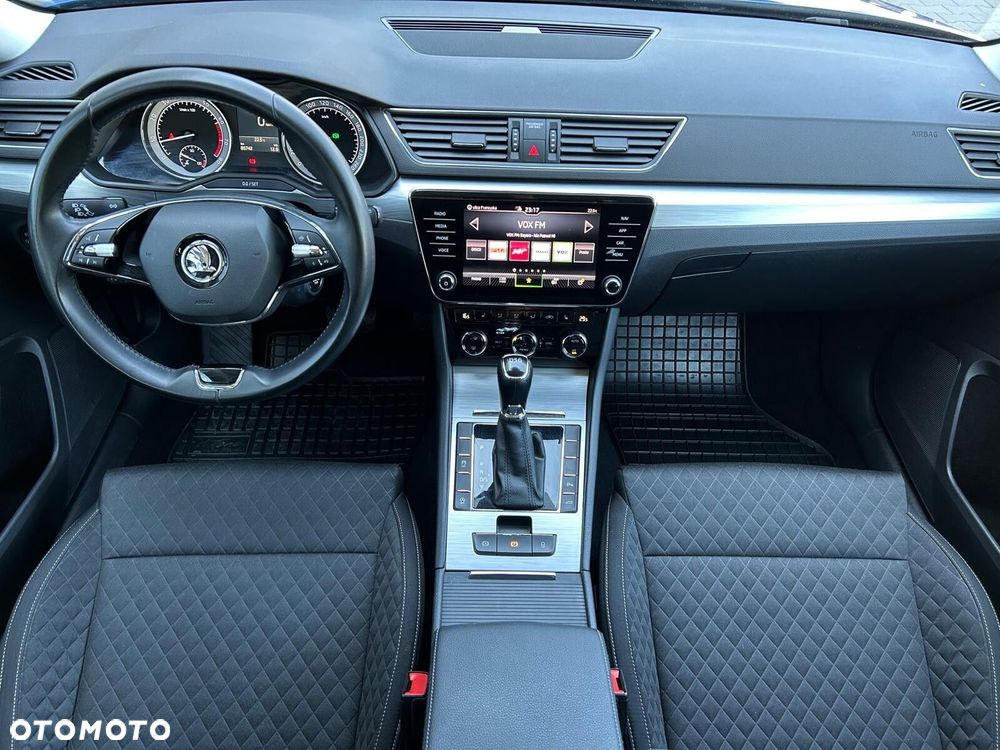 Skoda Superb 2.0 TSI Ambition DSG - 5