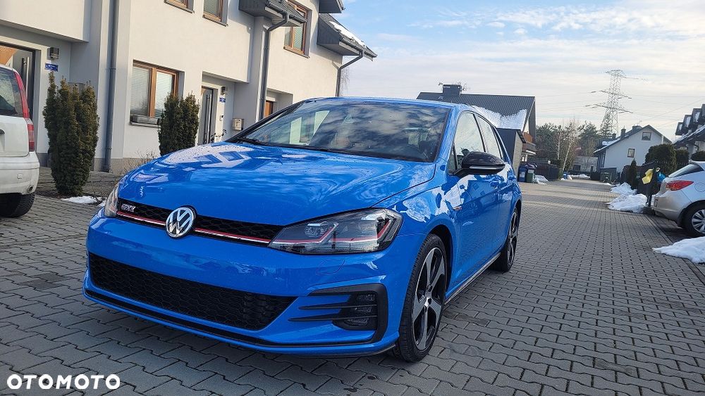 Volkswagen Golf - 2
