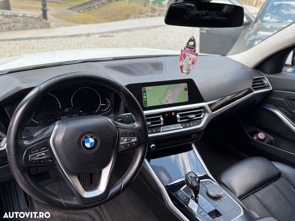 BMW Seria 3 320i AT - 6