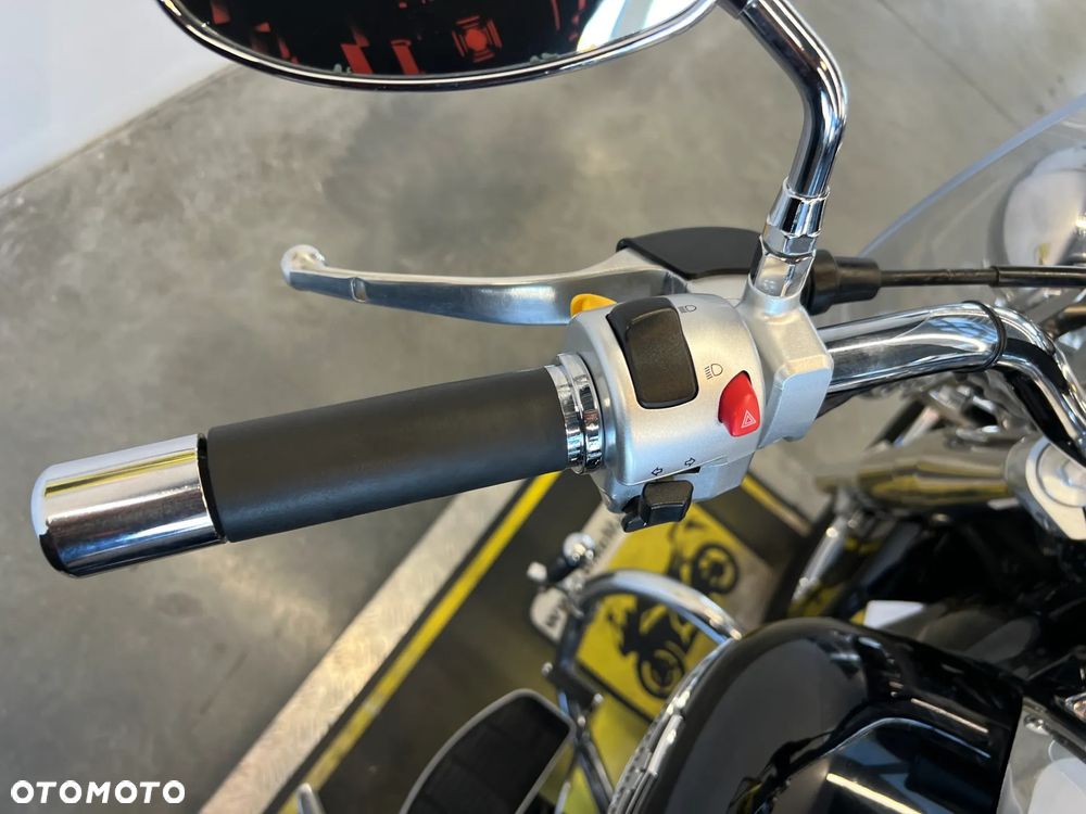 Suzuki Intruder - 30