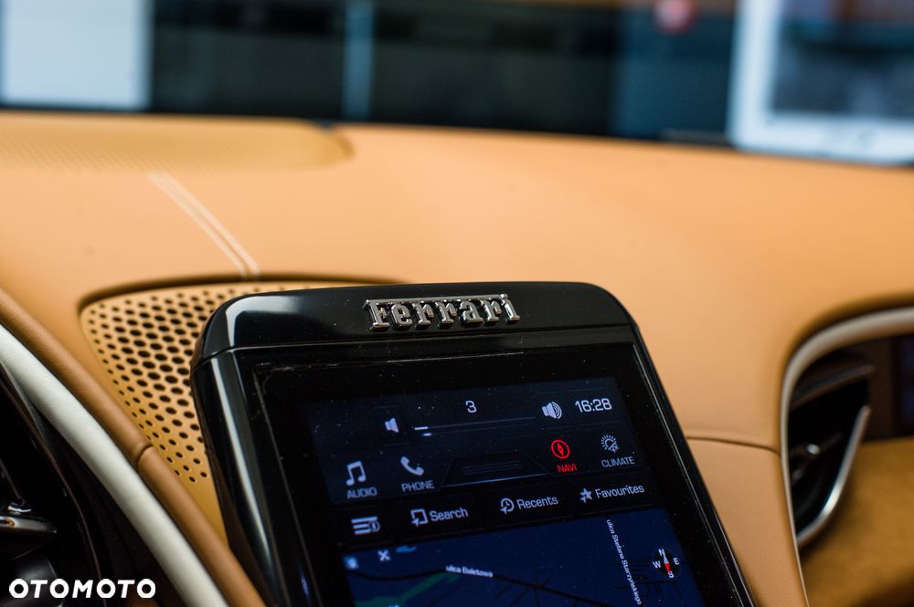 Ferrari Roma Spider - 29