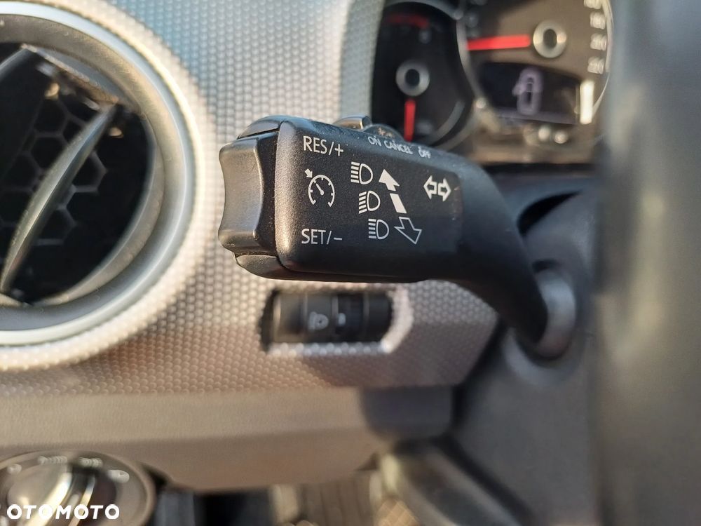 Volkswagen up! (BlueMotion Technology) high - 9