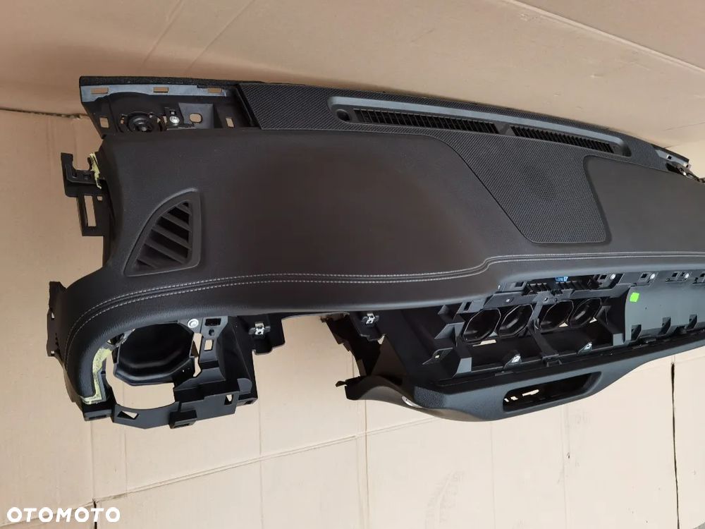 DESKA ROZDZIELCZA KONSOLA SKÓRA MERCEDES W470 X-KLAS - 3