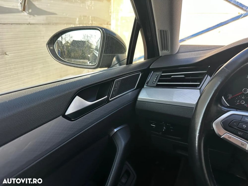 Volkswagen Passat 2.0 TDI DSG Trendline - 9