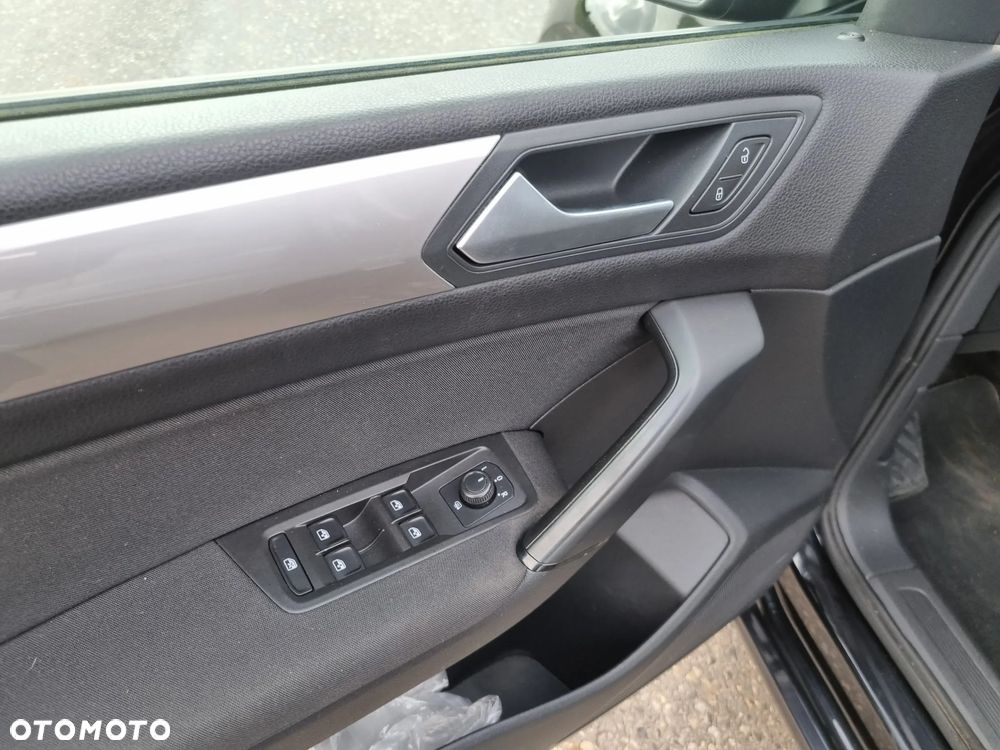 Volkswagen Touran 1.6 TDI SCR (BlueMotion Technology) SOUND - 9