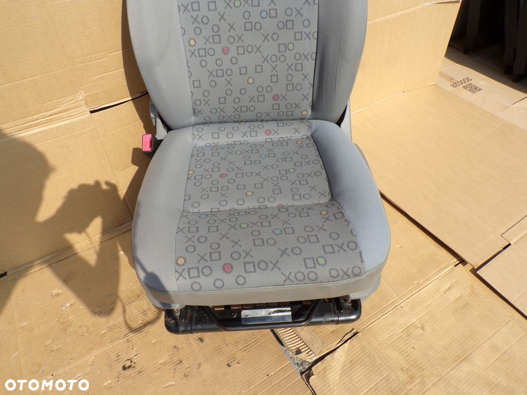 VW T5 Transporter fotel przedni przód KIEROWCY LEWY - 11