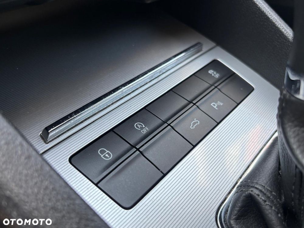 Skoda Octavia 2.0 TDI 4x4 DSG L&K - 23