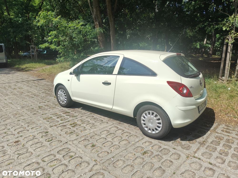 Opel Corsa 2012 photo 3