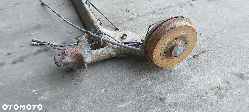 BELKA OŚ ZAWIESZENIA TYŁ BĘBNY Z ABS RENAULT CLIO II - 5