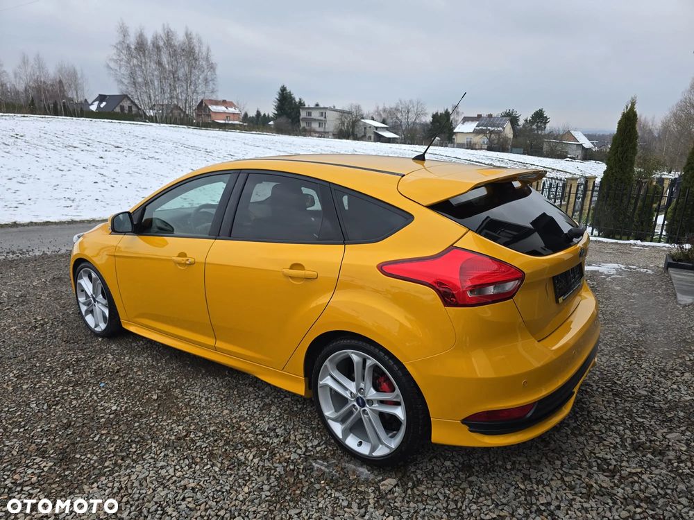 Ford Focus 2.0 EcoBoost ST mit Leder-Sport-Paket - 25