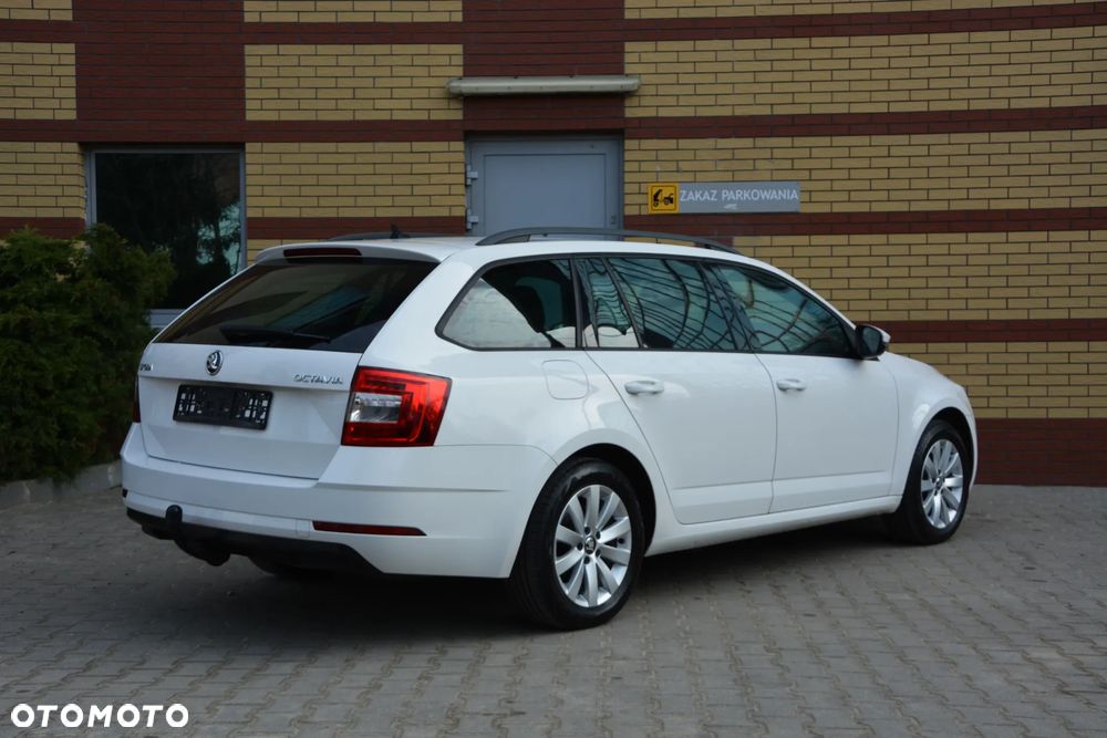 Skoda Octavia 1.6 TDI Premium Edition - 3