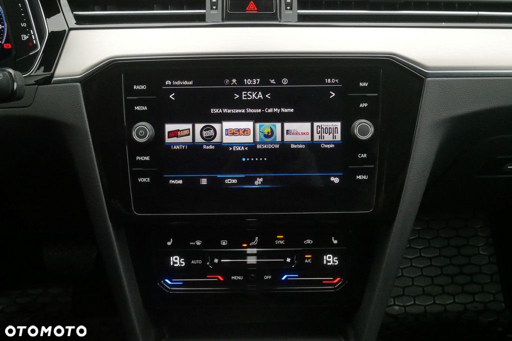 Volkswagen Passat 2.0 TDI Elegance DSG - 10