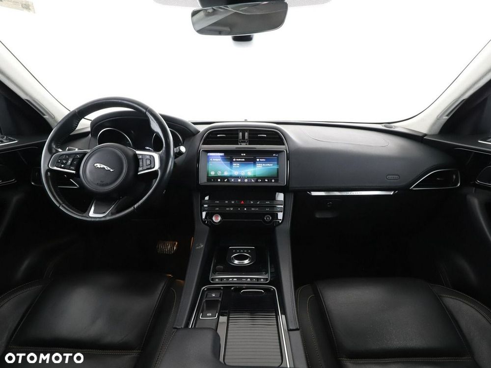 Jaguar F-Pace 20d AWD Prestige - 16