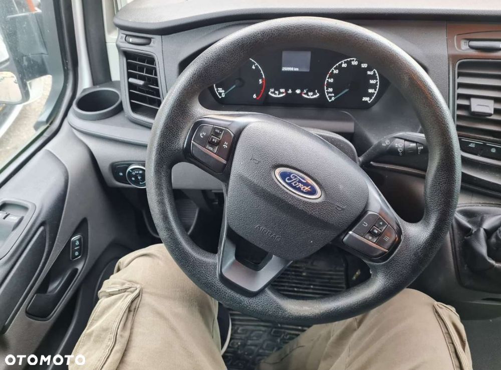 Ford Transit Custom - 8