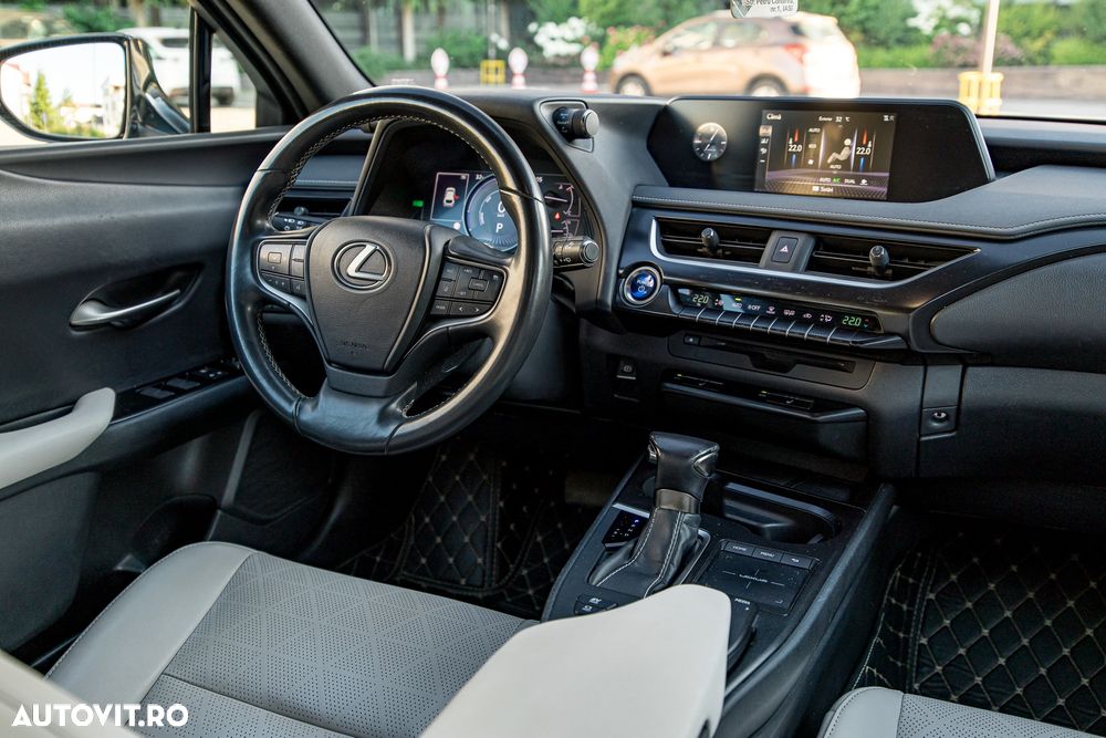 Lexus UX 200 FWD Business - 35