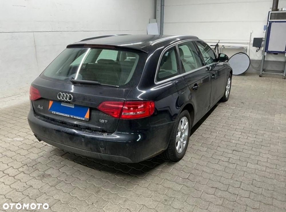 Audi A4 Avant 1.8 TFSI Ambiente - 2