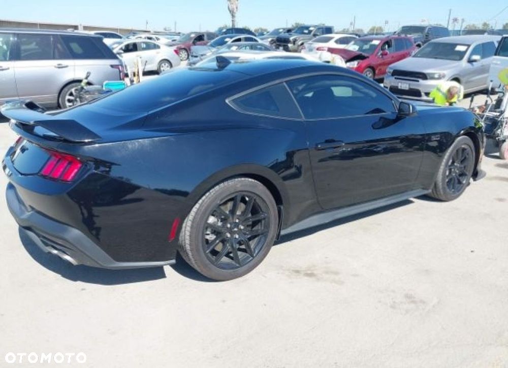 Ford Mustang - 7