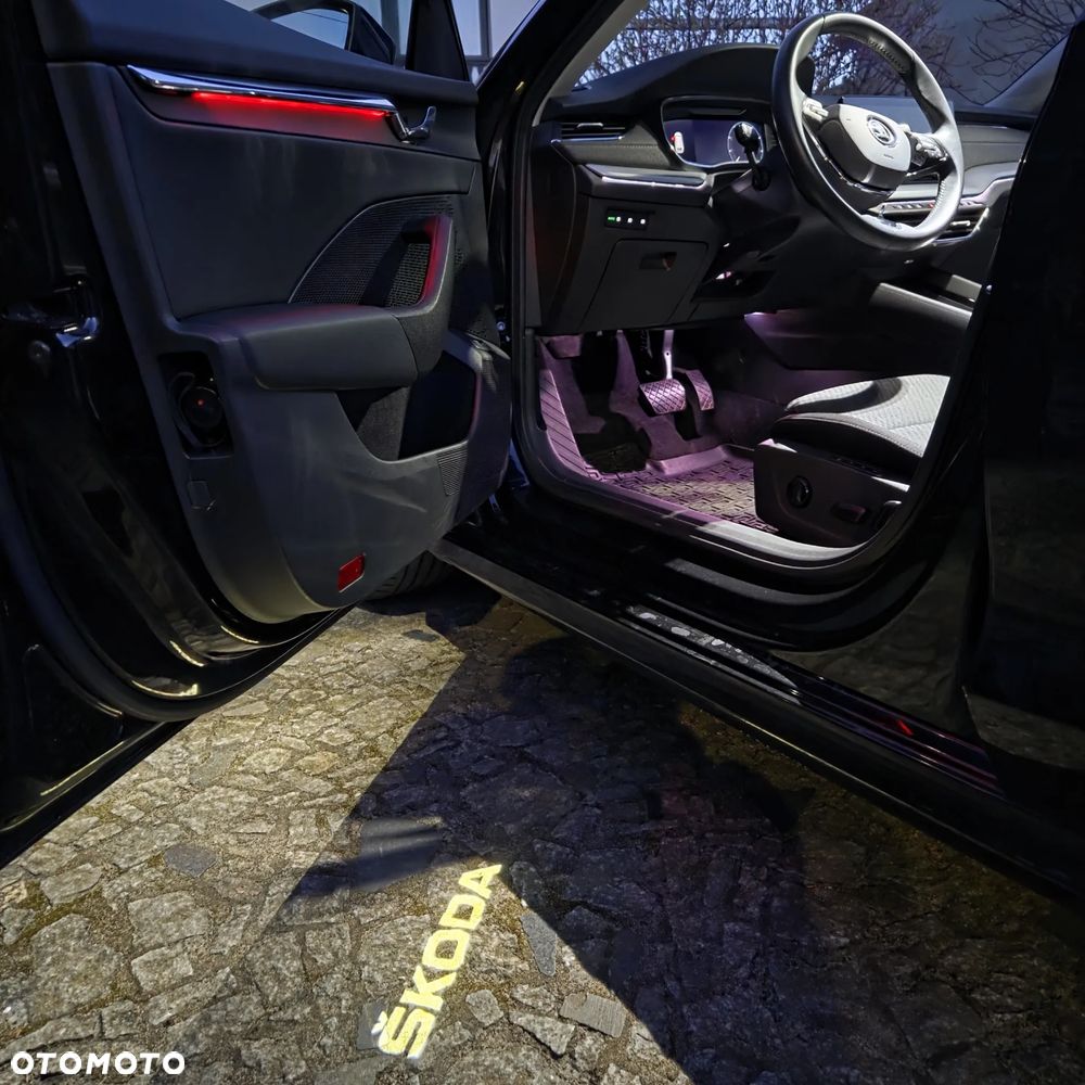 Skoda Octavia 2.0 TDI DSG Style - 23