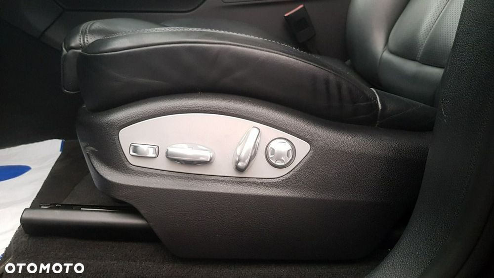 Porsche Macan - 25
