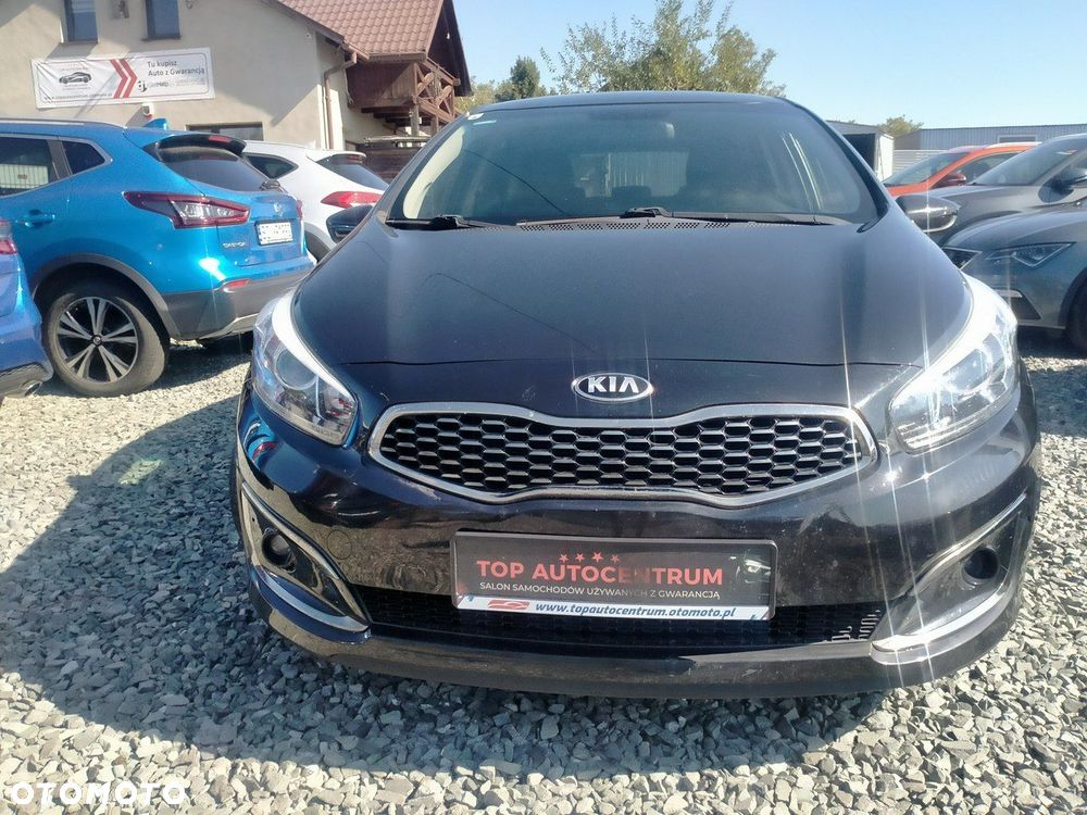 Kia Ceed - 9