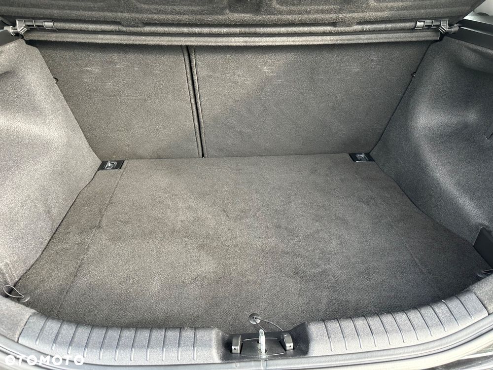 Kia Ceed 1.4 CVVT Dream-Team Edition - 11