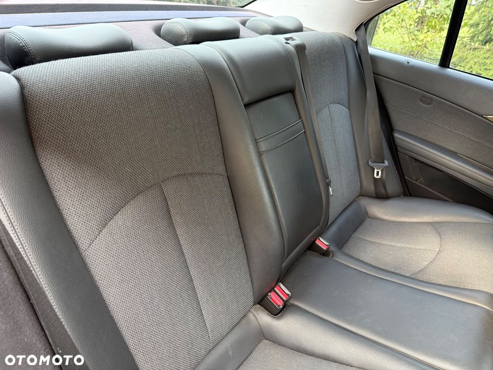 Mercedes-Benz Klasa E 500 Avantgarde - 16