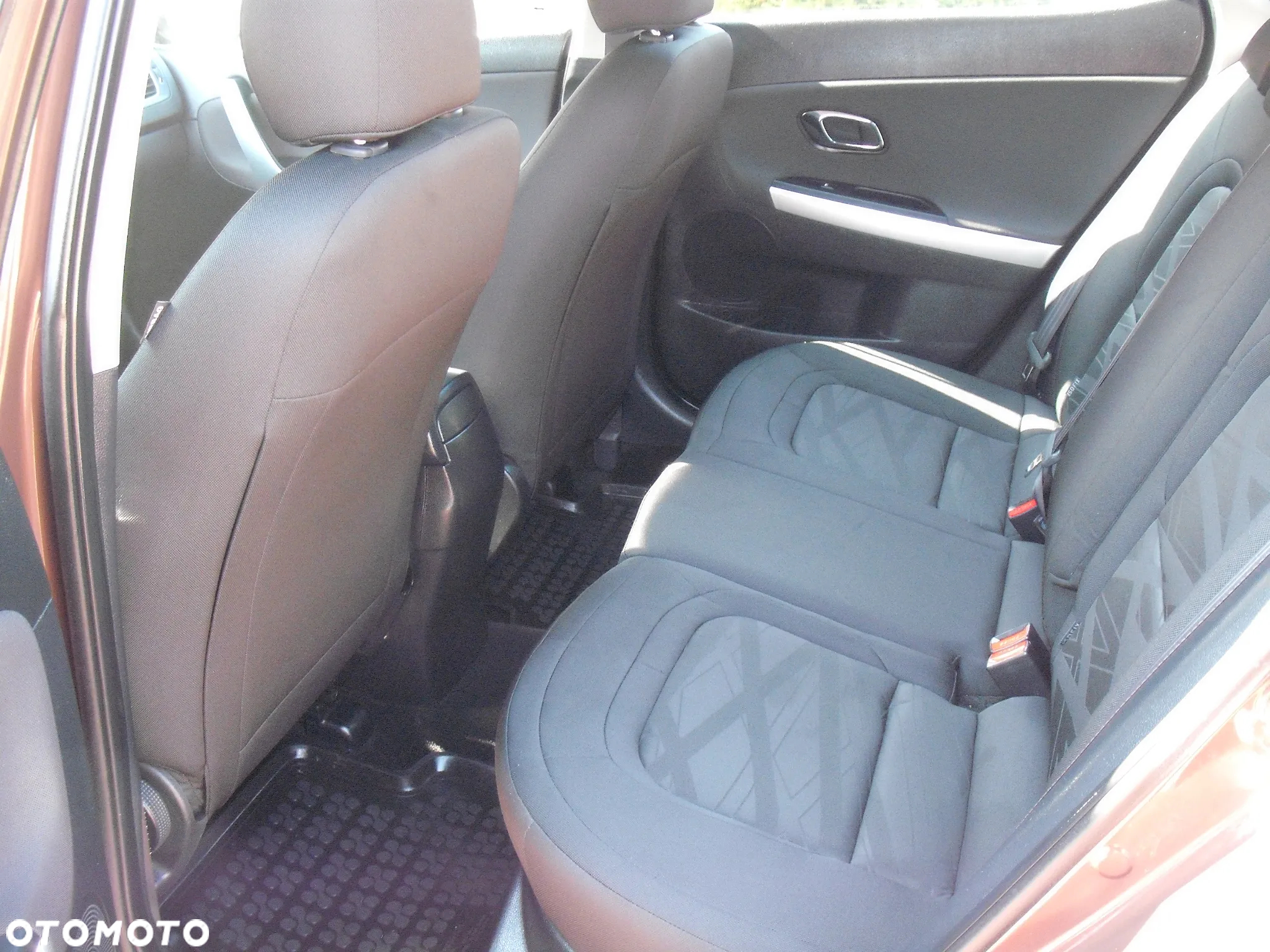 Kia Ceed - 11