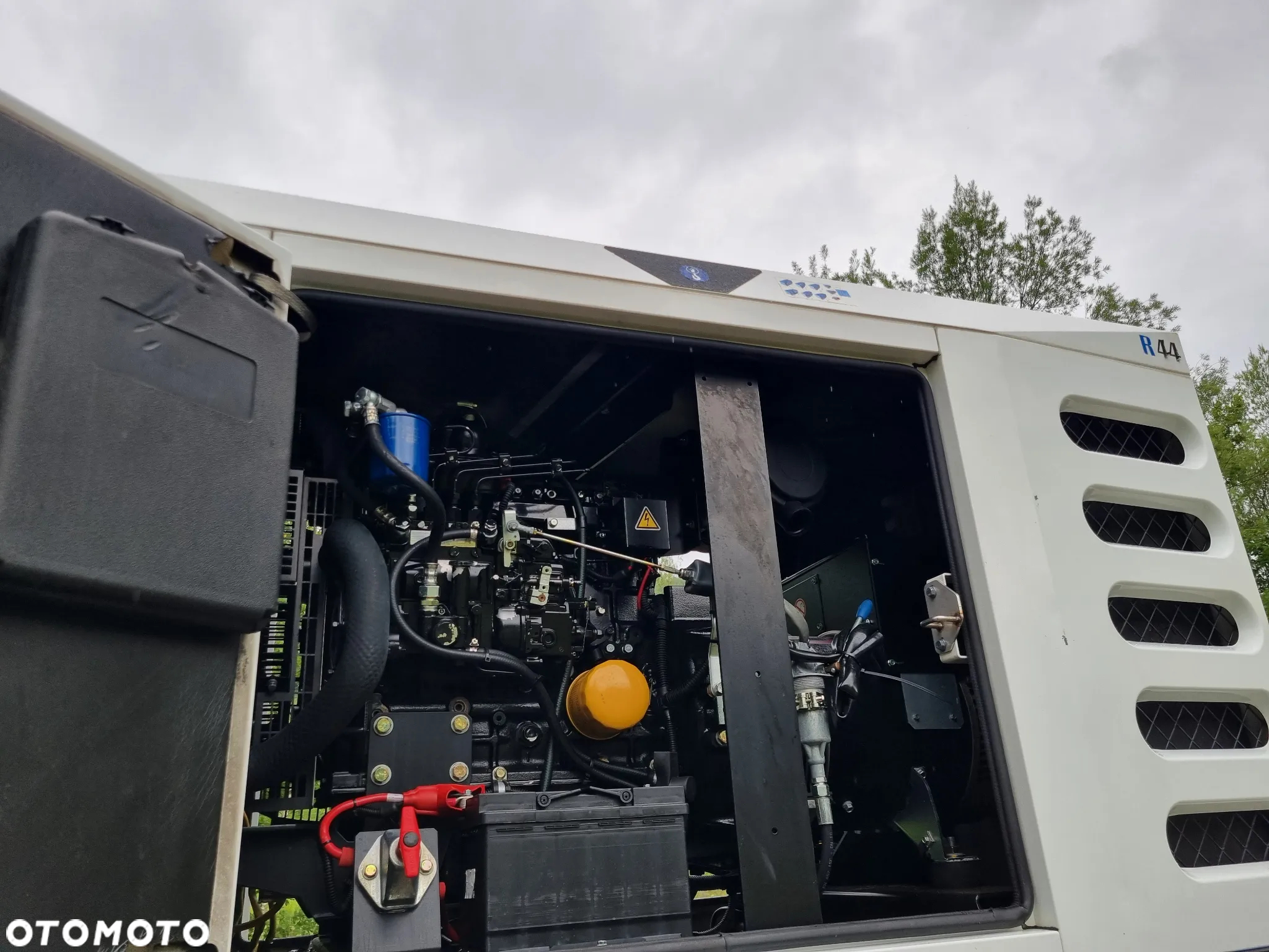 Mitsubishi SDMO R44 KV Agregat Prądotwórczy Generator Jezdny mobilny Jak Nowy z Norwegii - 10