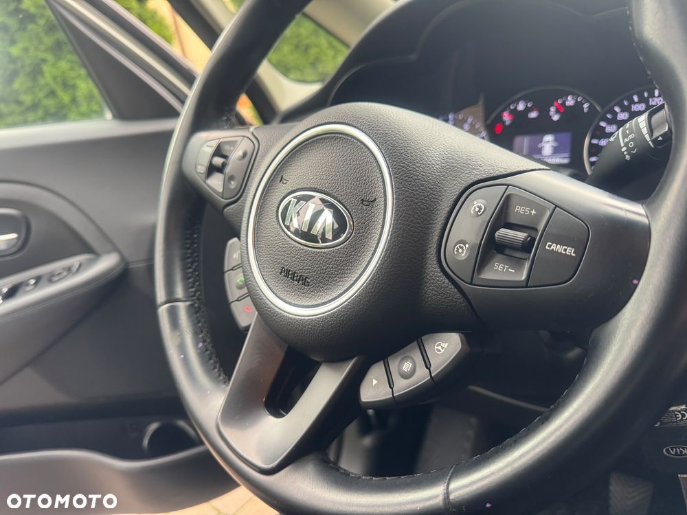 Kia Carens 1.6 GDI Dream Team Edition - 13