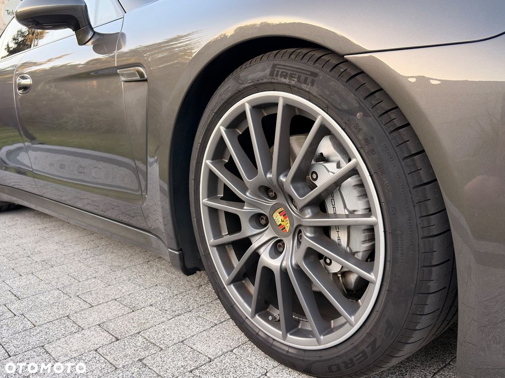 Porsche Panamera 4S Executive - 16