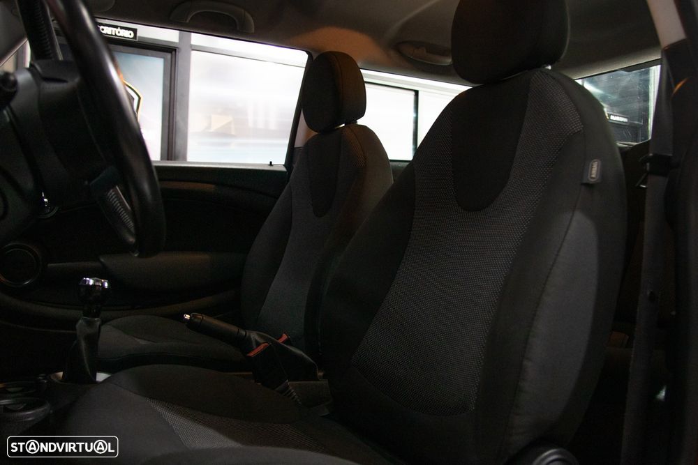 MINI 3 Portas One - 7