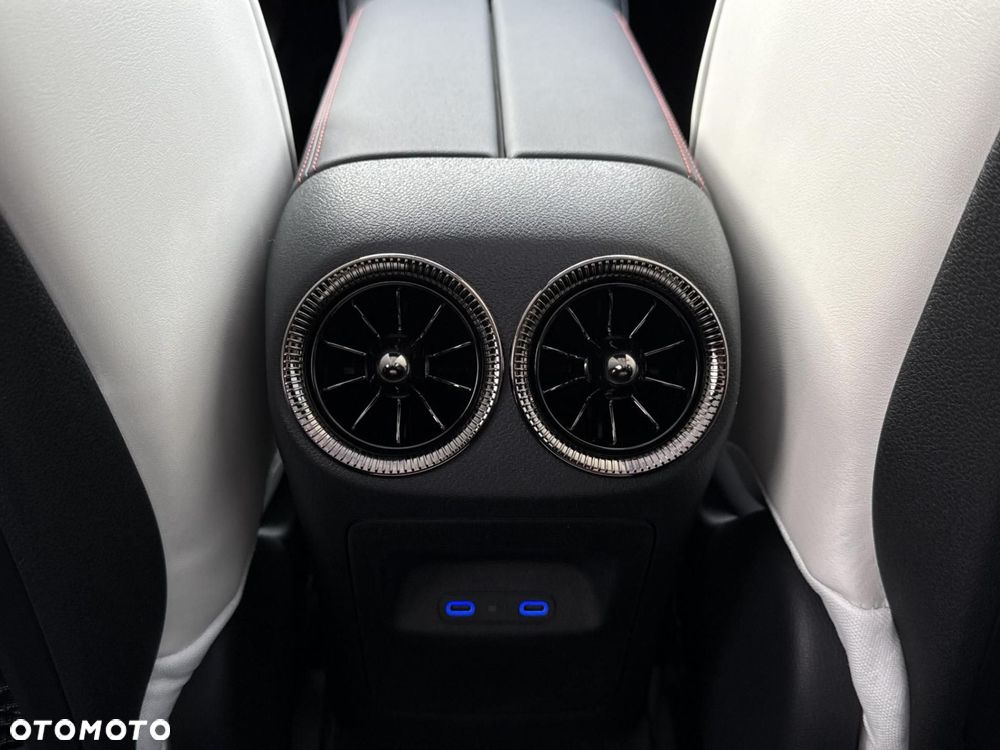 Mercedes-Benz CLA - 16