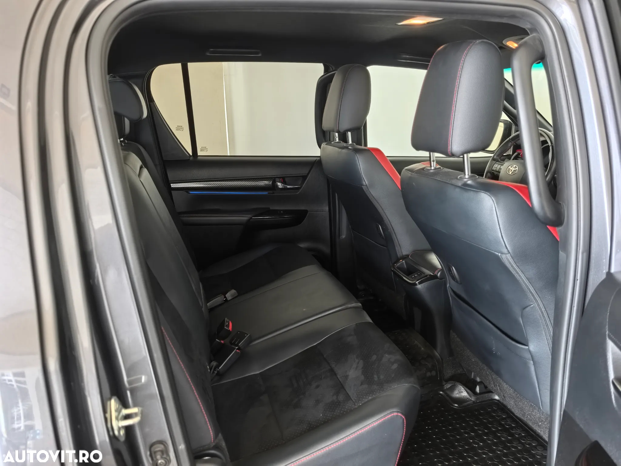 Toyota Hilux 2.8D 204CP 4x4 Double Cab AT GR Sport - 28