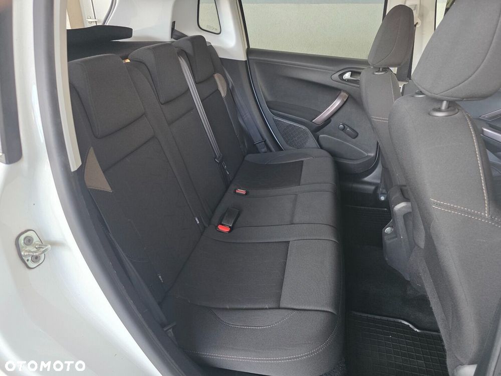 Peugeot 2008 1.6 e-HDi Active S&S - 20
