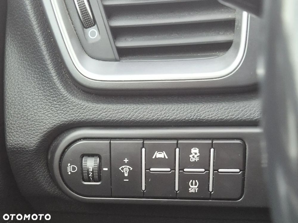 Kia Ceed 1.5 T-GDI M - 21
